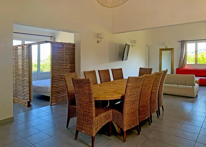 Hotel Maora Village